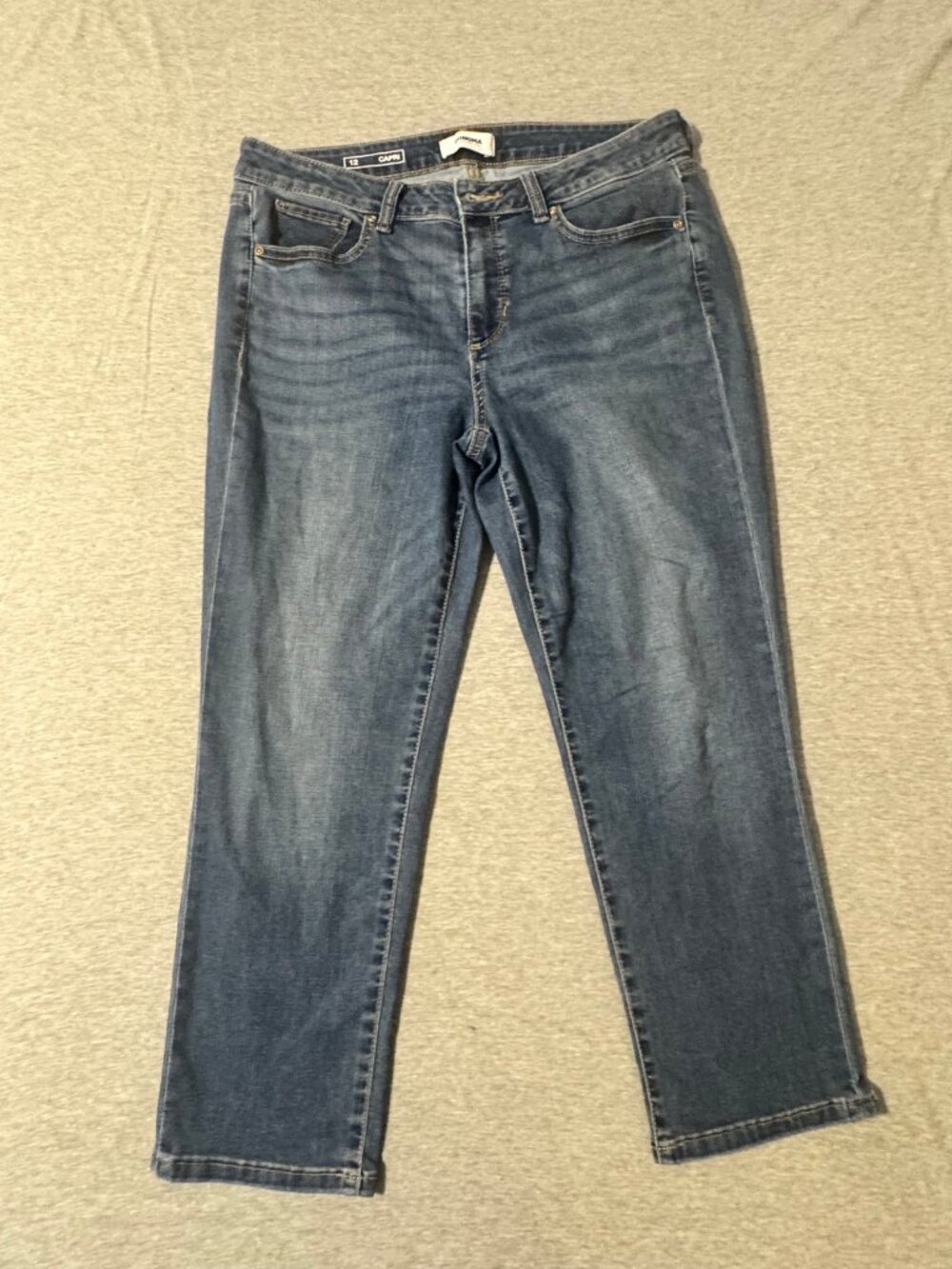 Sonoma Women's Capri Jeans Size 12 Medium Wash Denim